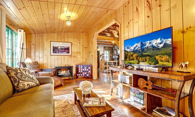 Pine Cabin | Rustic Historic Cabin in Pine, 45min from Denver