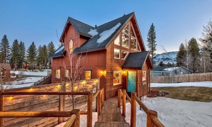 Mountain View Estates Cabin | Rustic Mountain Retreat