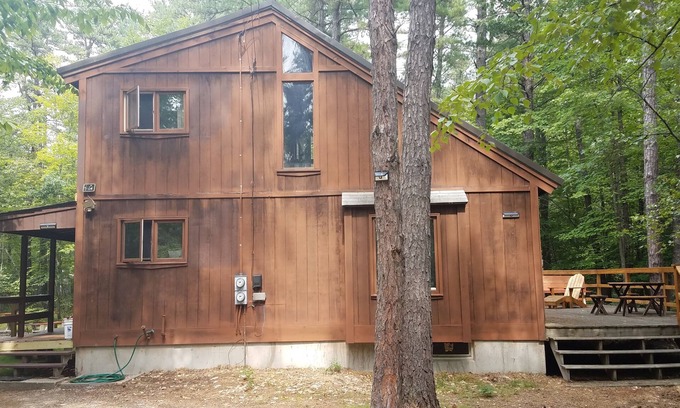 Freedom House | Rustic relaxation with modern conveniences!