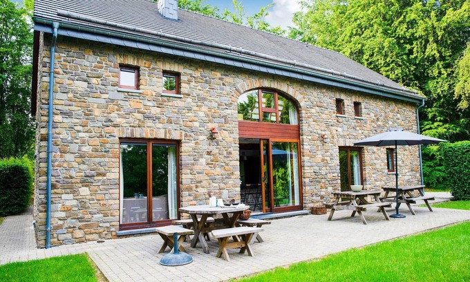 Walk House | Rustic Retreat in Malmedy