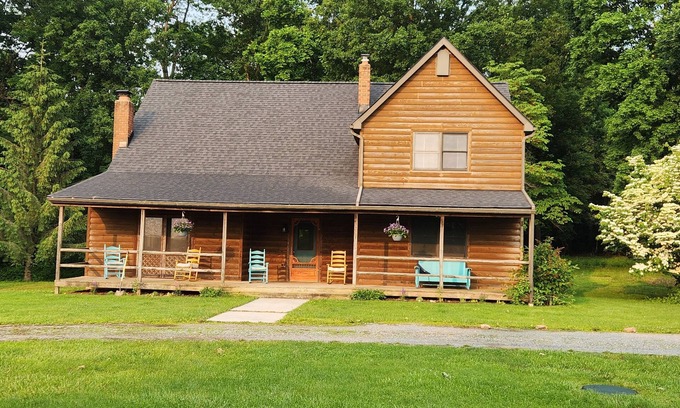 Porters Sideling House | Rustic Retreat Near Codorus Park, Hanover, PA
