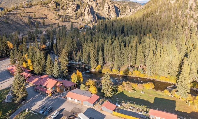Almont House | Rustic Riverside Retreat: Your Gateway to Colorado's Mountain Adventures