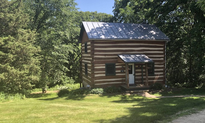 Elizabeth Cabin | Rustic, Romantic, Secluded, & Private
