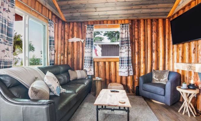 East Jordan Cabin | Rustic Twin Cabin on Lake Charlevoix, Boat Rentals