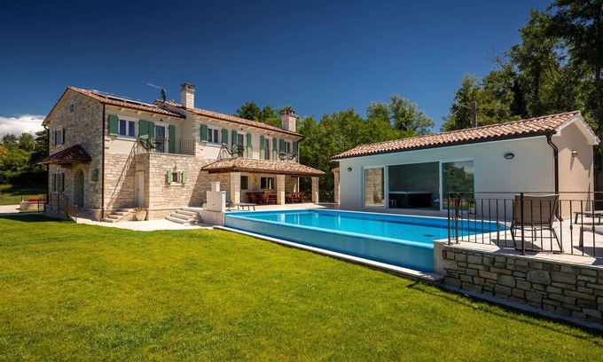 Buje Villa | Rustic villa Kave with wellness in Grožnjan