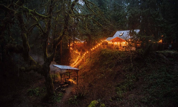 Verlot Cabin | Rusty Bridge River Lodge - Hot tub - Fireplace - Firepit