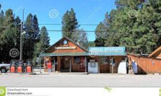 Okanagan-Similkameen RV Rental | RV Parking /Camping with full hook ups. WITH WEEKLY AND MONTHLY DISCOUNTS