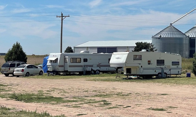 Yuma RV Rental | RV Site with hookups - Water, Sewer and 30 AMP Electric