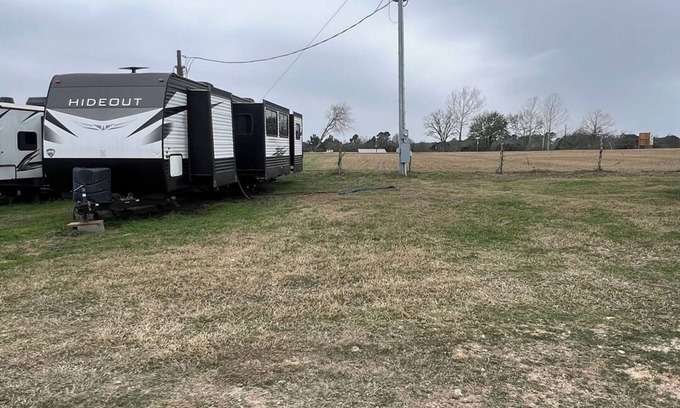 Round Top Apartment | RV Spot #2 @ The Halles