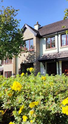 Mohill House | Rynn Haven - Enchanting Townhouse Lough Rynn