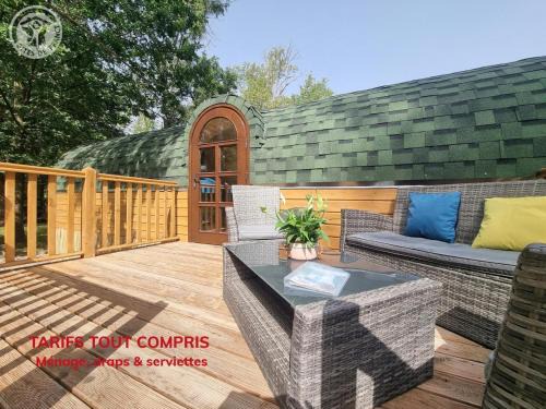 Mornand-en-Forez House | Séjour Authentique dans un Tonneau Viticole avec Piscine Chauffée et Mini-Ferme - FR-1-496-325