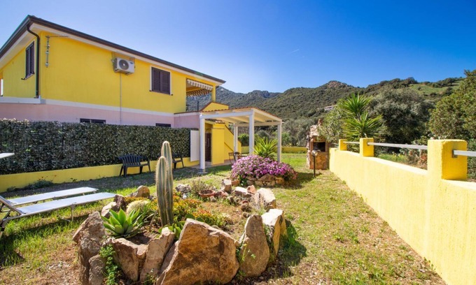 Cardedu House | S'omu e Fideli, first floor flat with private garden