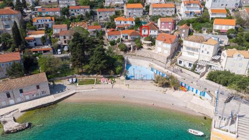 Cove Tri Zala (Zrnovo) Apartment | S1 - studio just 50m from the beach with sea view