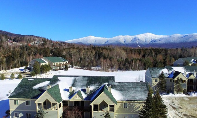 Bretton Woods Apartment | S3 AWESOME VIEW OF MOUNT WASHINGTON! Family getaway in Bretton Woods