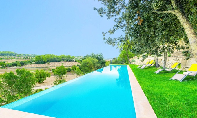 Lloret de Vistalegre Villa | SA SERRA - Traditional Majorcan stone house with private pool and amazing views. Free WiFi