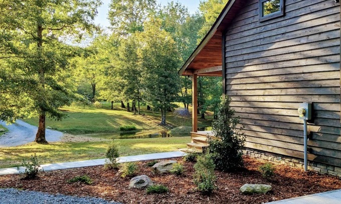 Tracy City Cabin | Sacré-Cœur de Cumberland - Private Cabin on Two Acres