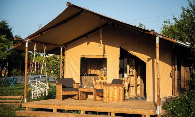 Le Gue-d'Allere Cabin | Safari tent with all comforts, garden, swimming pool, between La Rochelle and Venise verte