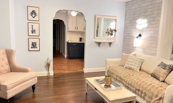 Southeast Yonkers Apartment | Safe Neighborhood w parking, Walking distance pubs & MetroNorth-30 mins to NYC