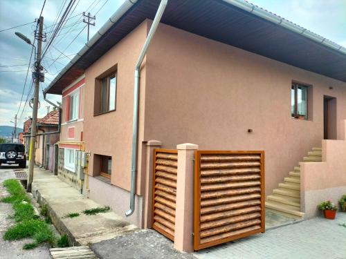 Odorheiu Secuiesc Villa | Safrany kulcsoshaz