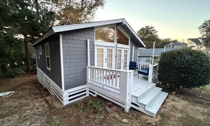 Colington Harbour Cottage | Sail Cove - Charming Colington Cottage - Pet Friendly- Community Pool!