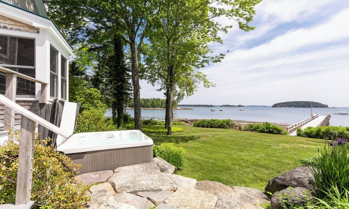 Tenants Harbor House | Sailor's Valentine: Bayfront Home on Private Beach and Hot Tub!