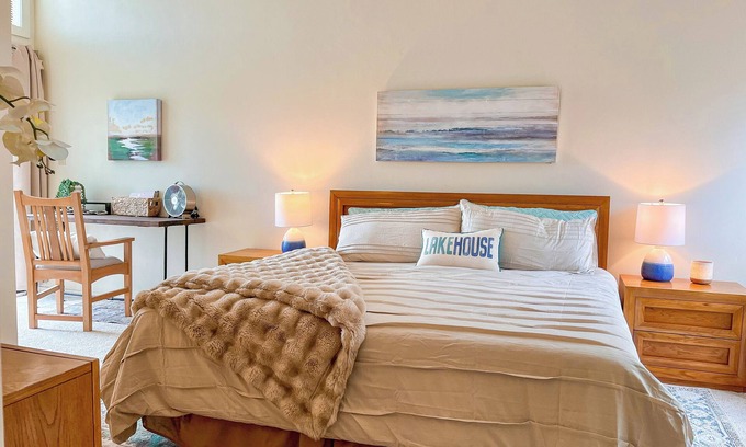 North Shore Condo | Sailors Landing~ Lake/Beach front condo with ample amenities!