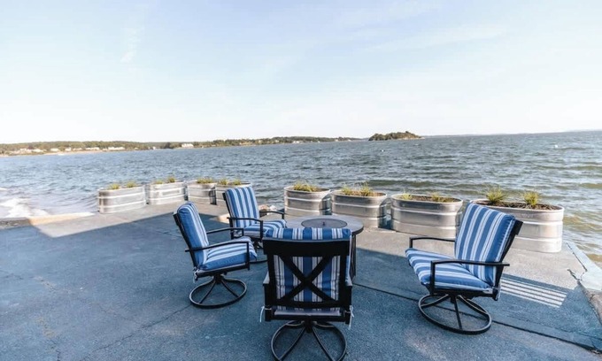 Portsmouth House | Sails Up Sea Cottage by STAY