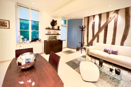 Saint-Germain-en-Laye Apartment | Saint Germain en Laye Hyper Centre Apartment 2 min RER