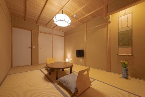 Karasuma Hotel | Saju Kyoto 茶住 京都