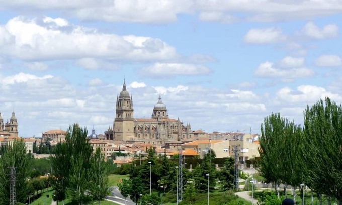 Labradores Apartment | Salamanca: PENTHOUSE APARTMENT WITH LARGE TERRACE, NEWLY RENOVATED, IN THE CENTER OF SALAMANCA