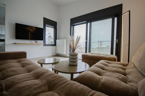 Foinikounta House | Salandore Blue