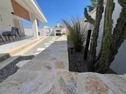 Torre Ovo Villa | Salento Villa Cice, AC - WiFi - BBQ - parcheggio privato sorvegliato, due unità abitative indipendenti e giardino a due passi dal mare - Torre Ovo