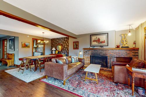 Quechee House | Saltbox 2A