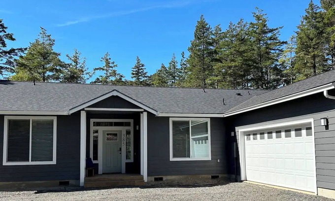 Reedsport House | Salty Dunes Home On 5 Acres WIth Dune Access n
