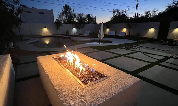 Blenman-Elm House | Sam Hughes Desert Oasis, Private Pool & Walk to UA