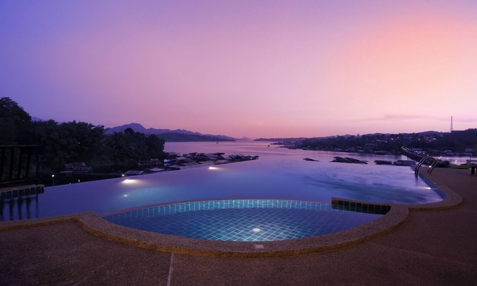 Sangkhla Buri Hotel | Samprasob Resort