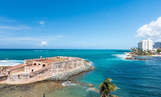 Puerta de Tierra Apartment | San Cristobal Studio - Oceanfront in Trendy Condado Location