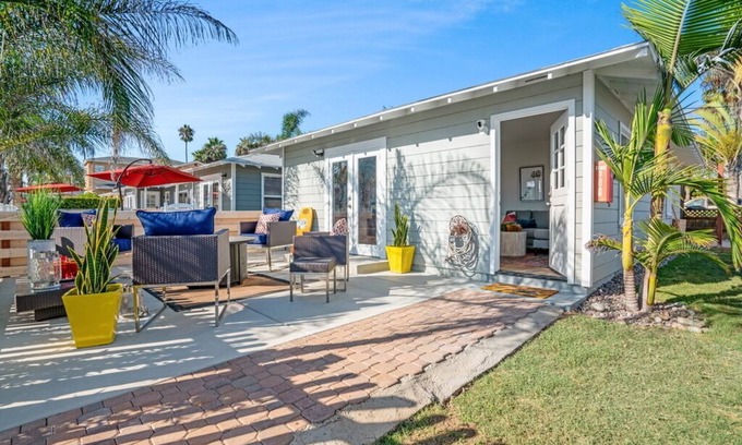 Oceanside House | "SAND BAR" HOUSE! King Bed 100 Steps to Ocean!