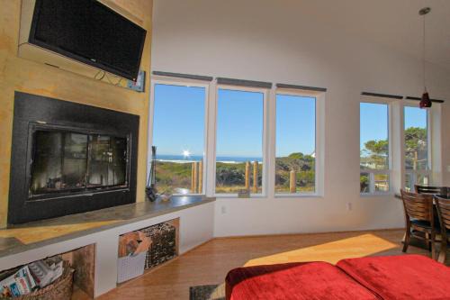 Gold Beach House | Sand Crab