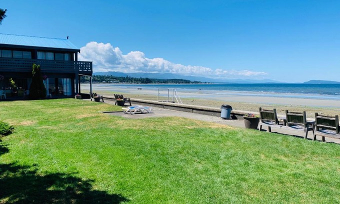 Regional District of Nanaimo Hotel | Sand Pebbles Inn
