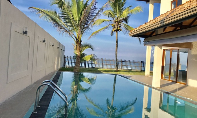 Hikkaduwa Villa | Sand Villa - New Beachfront Private Pool - Three Sea Facing Ensuite AC Bedrooms