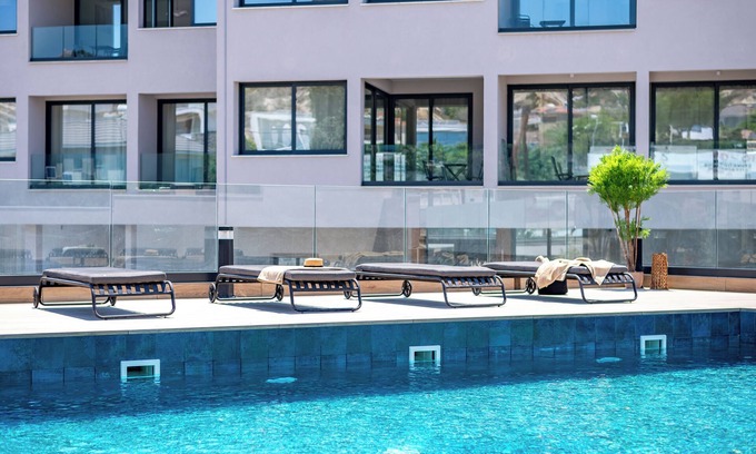 Agios Tychon Apartment | Sanders River Plaza - Cool 2-Bdr Apt with Balcony