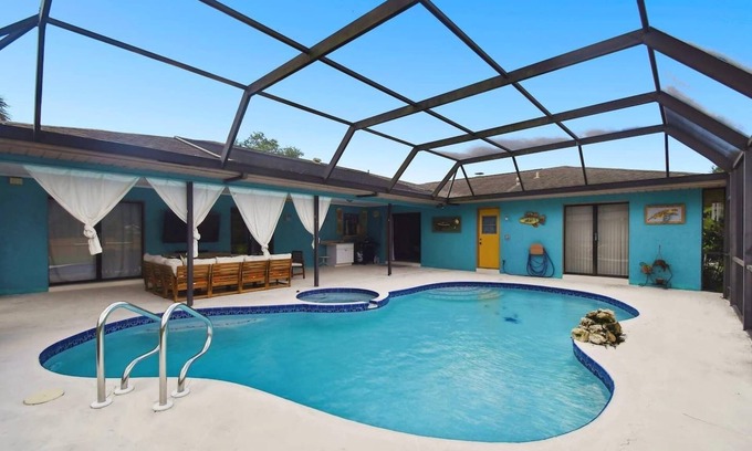 Fruitville House | Sandill Creek - Home in Sarasota Near Public Park
