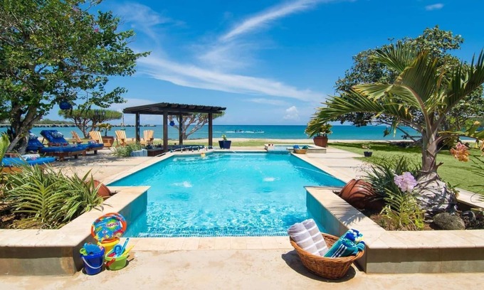 Rio Bueno Villa | Sandpebbles . 50 paces to tranquility