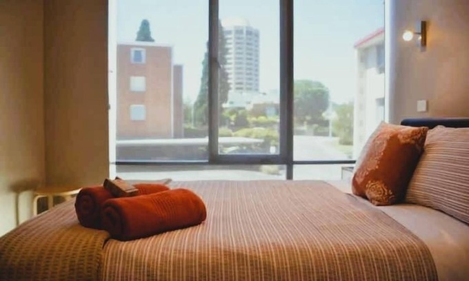 Sandy Bay Apartment | Sandy Bay Unit next to Casino, 5 min to CBD.
