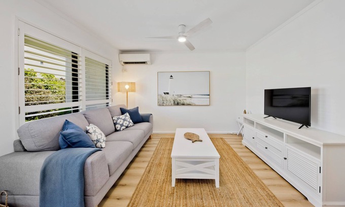 Scarborough Apartment | Sandy Toes Designer Lux Coastal Ground Floor
