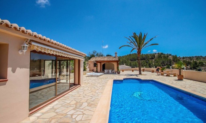 Benissa Villa | Santa Ana - pretty holiday property with garden and private pool in Benissa