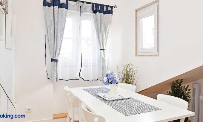Pena Apartment | Santana 4 - Checkinhome