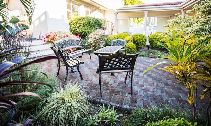 Bunkers Hill Bed & Breakfast | Santorini Guesthouse