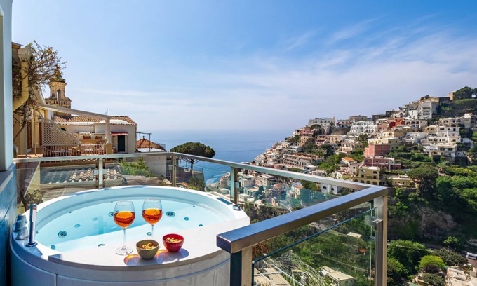 Liparlati Apartment | Santoro Suite with jacuzzi view Positano